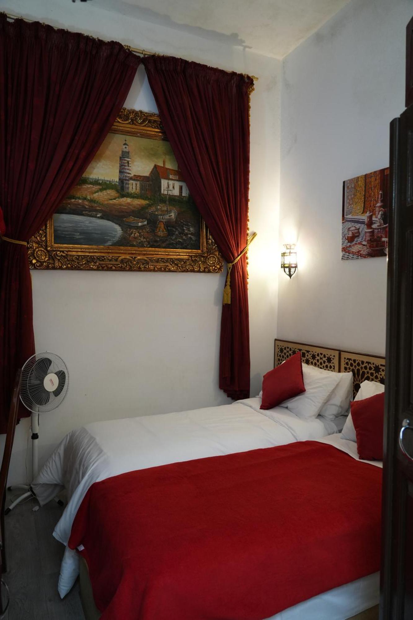 Dar Essaki 1886 Hotel Танжер Екстериор снимка
